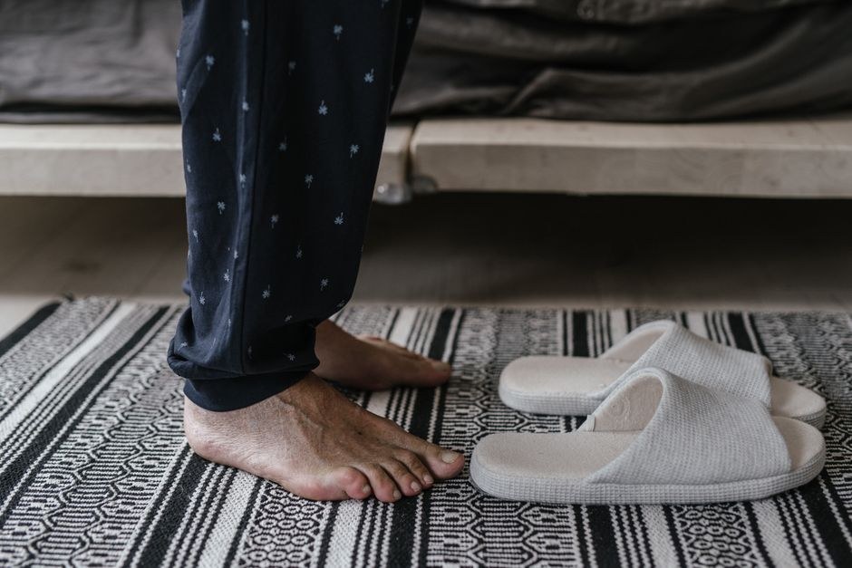 Breathable House Slippers: Thermal Regulation for Importers