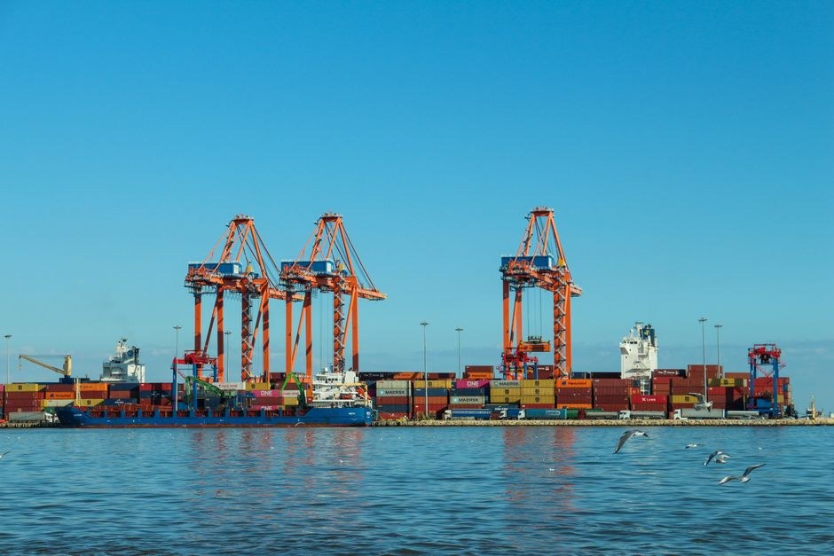 Incoterms for Slippers: 7 Terms Every Importer Should Know
